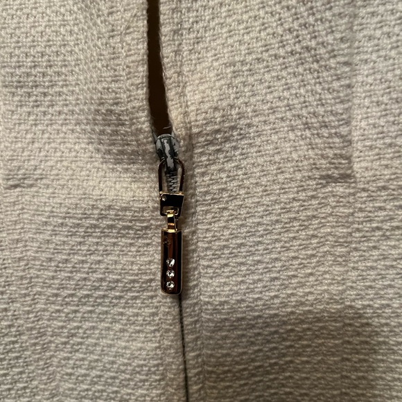 Chanel 02P white summer transitional jacket with pearl buttons size 36. NWTs - Picture 9 of 12